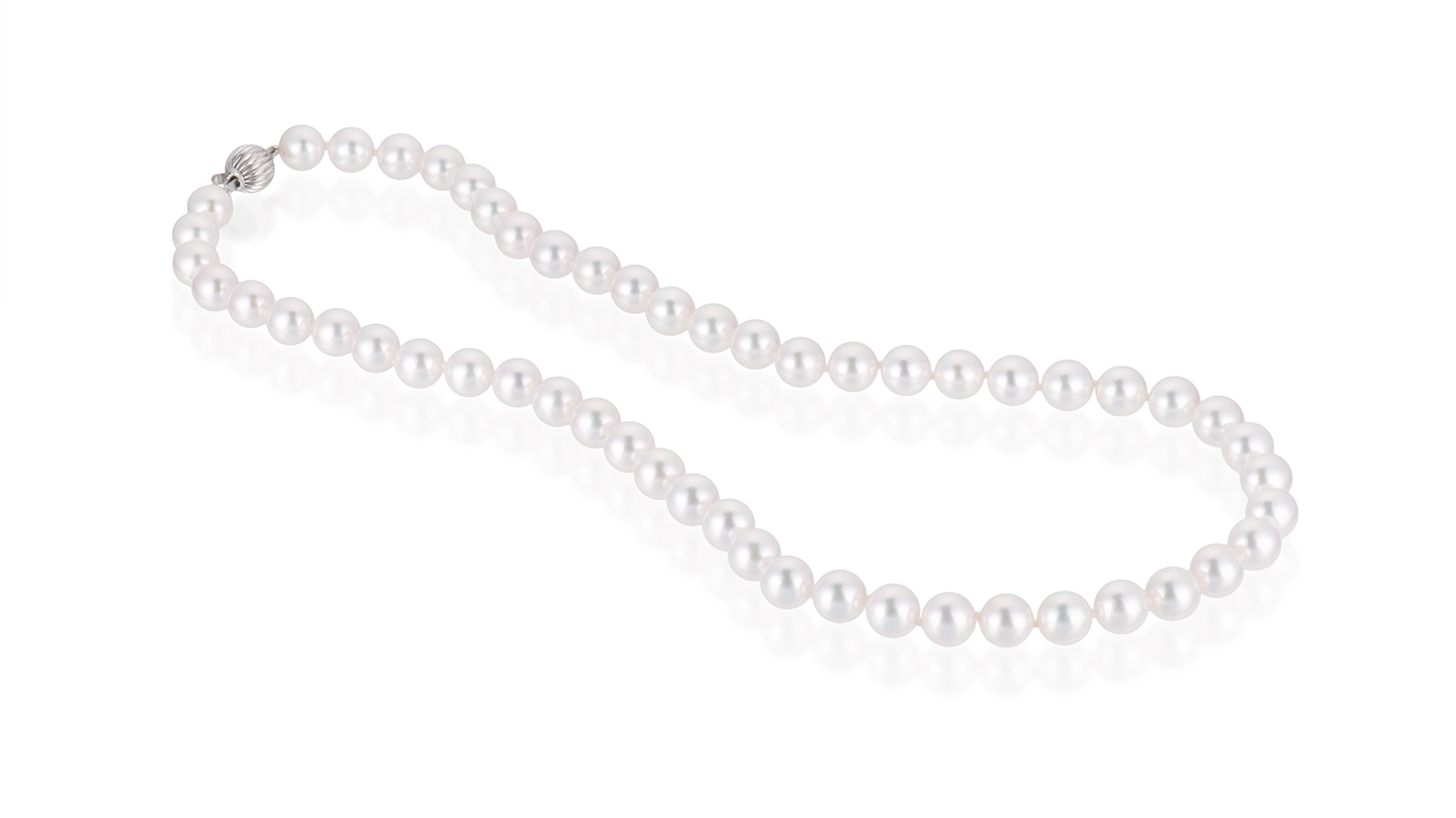 This strand of white akoya pearls has been designated hanadama by the GIA laboratory in Japan, a distinction reserved for pearls with exceptional luster, surface, nacre and matching quality. This strand of white akoya pearls has been designated hanadama by the GIA laboratory in Japan, a distinction reserved for pearls with exceptional luster, surface, nacre and matching quality.