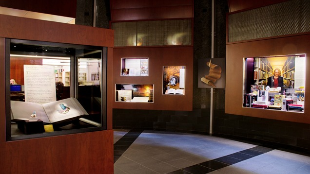 GIA 大厅的平板到平板展览