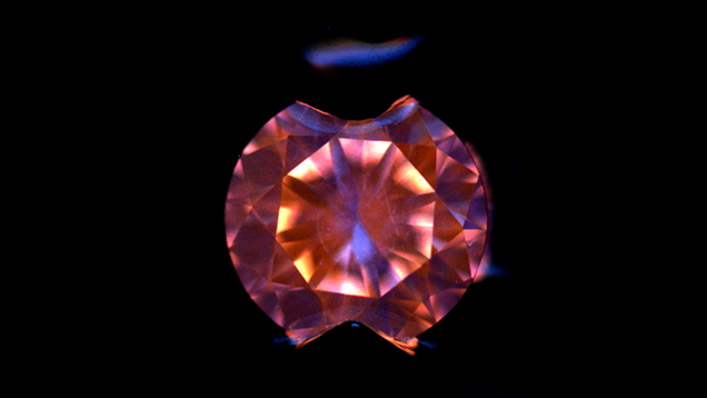 DiamondView of CVD synthetic melee diamond