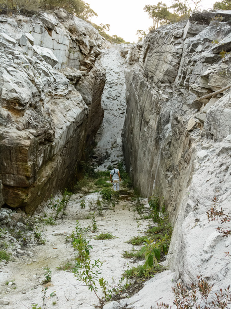 克鲁塞罗矿的区域地质和当地地质 克鲁塞罗矿的区域地质和当地地质