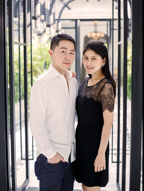 Kavant & Sharart は Kenny Yongkiettakul と Shar-linn Liew の夫妻がチームとなって運営するブランド。二人とも受賞歴のあるデザイナーで GIA の卒業生でもある。 二人は GIA で受けた指導に感謝しており、今度は自分たちが GIA 在校生の力になりたいと願っている。 「友人や教師と連絡を取り続けてください。」と、Yongkiettakul は述べる。 「私たちはこれまで指導者に恵まれてきましたので、できるだけ今の GIA の学生さんのお手伝いができればと願っています。 いつでも歓迎しますよ。」提供:Kavant & Sharart Kavant & Sharart は Kenny Yongkiettakul と Shar-linn Liew の夫妻がチームとなって運営するブランド。二人とも受賞歴のあるデザイナーで GIA の卒業生でもある。 二人は GIA で受けた指導に感謝しており、今度は自分たちが GIA 在校生の力になりたいと願っている。 「友人や教師と連絡を取り続けてください。」と、Yongkiettakul は述べる。 「私たちはこれまで指導者に恵まれてきましたので、できるだけ今の GIA の学生さんのお手伝いができればと願っています。 いつでも歓迎しますよ。」提供:Kavant & Sharart