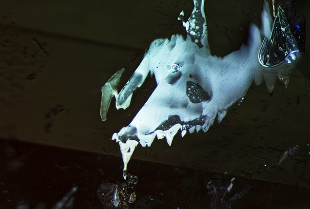 The cavity fluoresces chalky blue to long-wave illumination. The cavity fluoresces chalky blue to long-wave illumination.