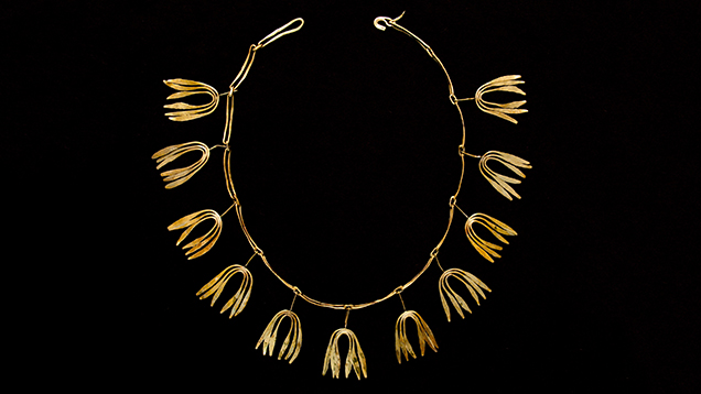 Gold necklace for Bertoia’s wife.