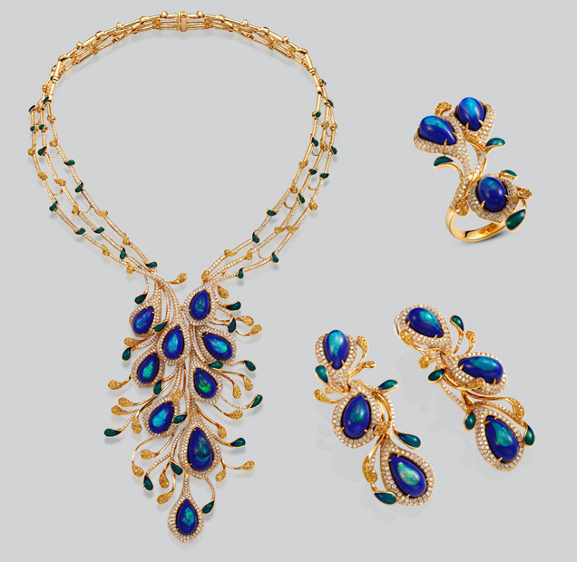 Shirley has designed many jewelry pieces with animal themes. She used a very unique inlay method to show the peacock’s colors in this jewelry set, which is called “The Spirit of Peacock.” – Photo courtesy Shenzhen Meiher Jewelry Ltd. Shirley has designed many jewelry pieces with animal themes. She used a very unique inlay method to show the peacock’s colors in this jewelry set, which is called “The Spirit of Peacock.” – Photo courtesy Shenzhen Meiher Jewelry Ltd.