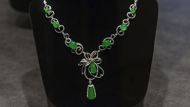 Imperial green jadeite necklace Imperial green jadeite necklace