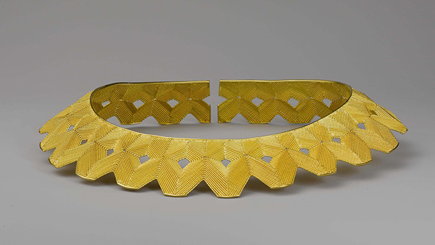 Choker #70 by Mary Lee Hu