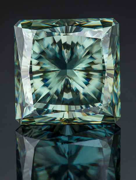 27.15 carat bluish green synthetic mossanite 27.15 carat bluish green synthetic mossanite