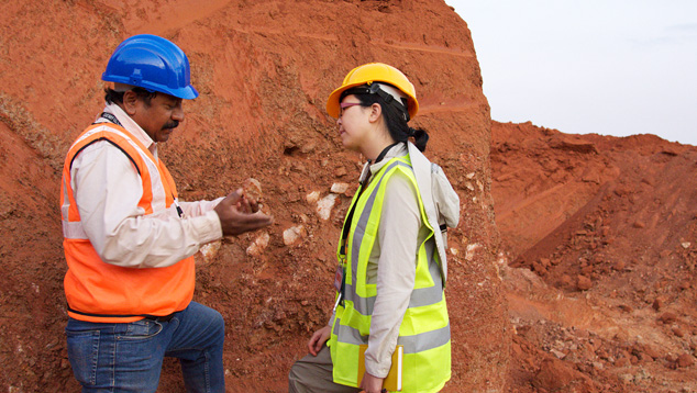 MRM geologist Ashim Roy and GIA geologist Tao Hsu MRM geologist Ashim Roy and GIA geologist Tao Hsu