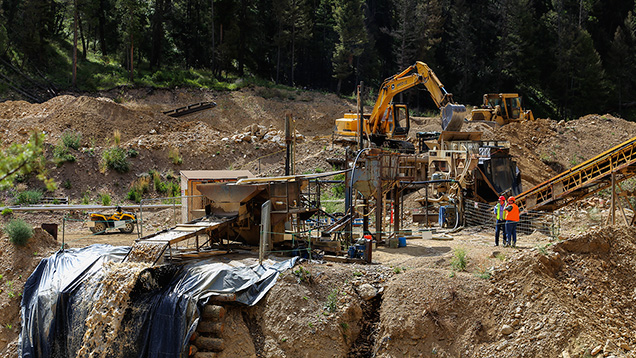 Potentate’s washing plant at Eureka Gulch Potentate’s washing plant at Eureka Gulch
