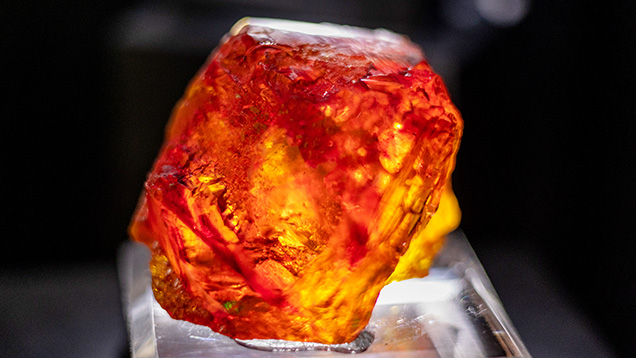 Sphalerite specimen from Spain highlights the mineral property of luster.