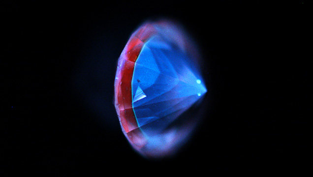 DiamondView image of a hybrid natural and CVD-grown diamond DiamondView image of a hybrid natural and CVD-grown diamond