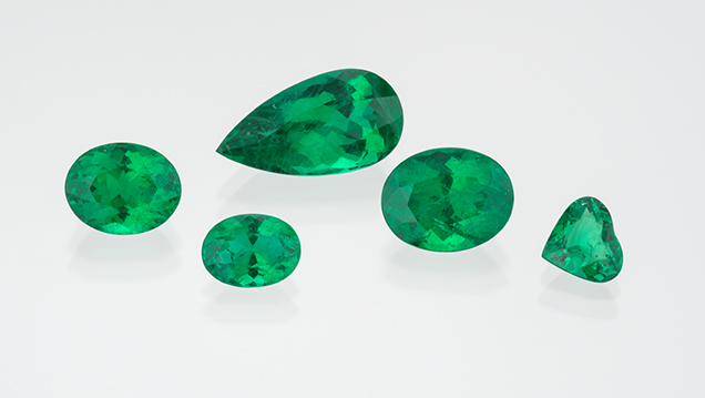 Array of emeralds from Nova Era