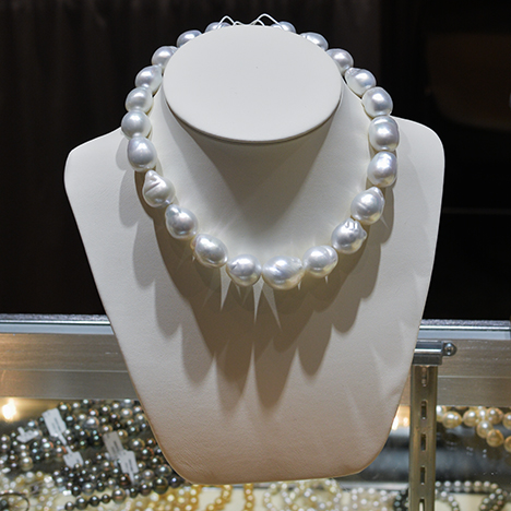 Tahitian cultured pearl Tahitian cultured pearl