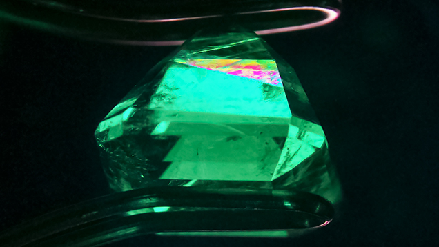 Doublet viewed under crossed polarizers