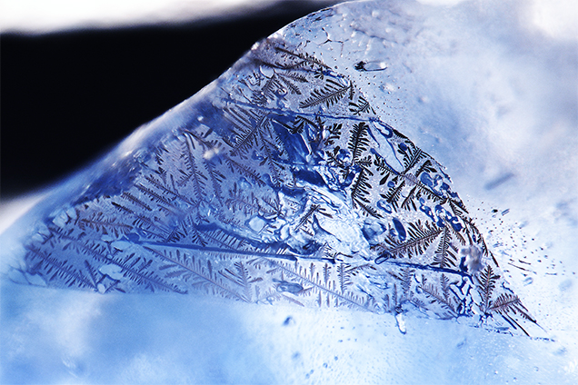 Inclusions in triangular fracture Inclusions in triangular fracture