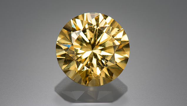 Faceted scheelite