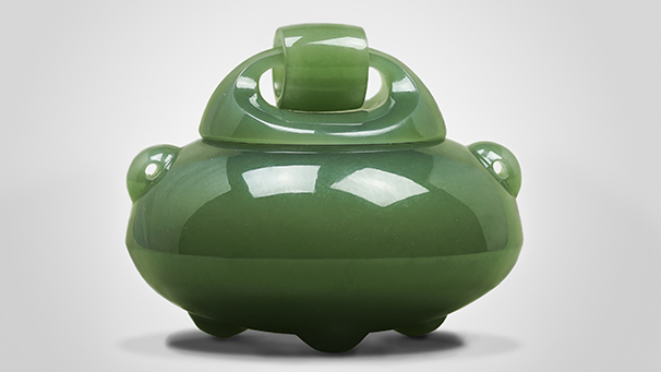 Nephrite “Incense Pot” by Guang Yang. Nephrite “Incense Pot” by Guang Yang.
