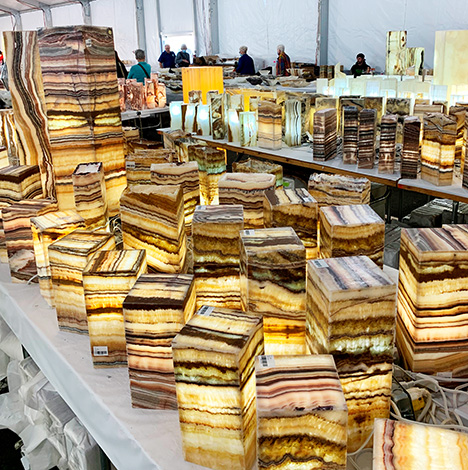 Stone décor sold at the Kino Gem & Mineral Show. Stone décor sold at the Kino Gem & Mineral Show.