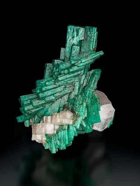 Chivor emerald on apatite Chivor emerald on apatite