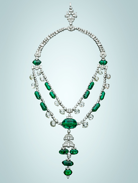 Maharaja of Indore emerald necklace Maharaja of Indore emerald necklace
