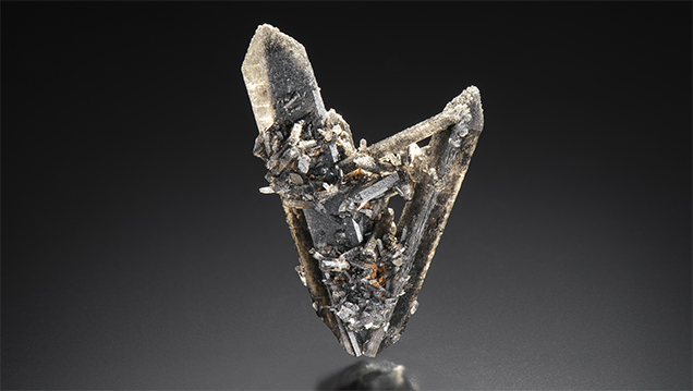 Black topaz crystal from Thomas Mountains, Utah. Black topaz crystal from Thomas Mountains, Utah.
