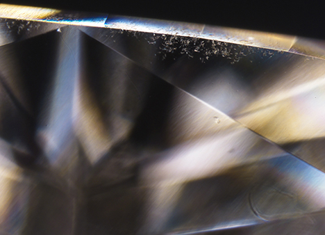 Needles and pinpoints in 5.19 ct CVD synthetic diamond