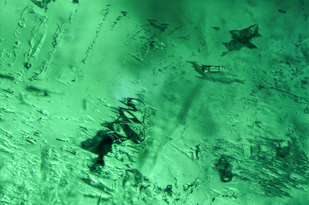 Jagged fluid inclusions strongly indicate Colombian origin Jagged fluid inclusions strongly indicate Colombian origin