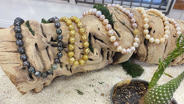Figure 6. Tahitian, golden South Sea, and freshwater carved pearl necklaces from the Galatea collection. Photo by Artitaya Homkrajae. Figure 6. Tahitian, golden South Sea, and freshwater carved pearl necklaces from the Galatea collection. Photo by Artitaya Homkrajae.