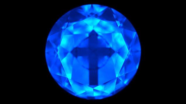 A cross pattern observed in this DiamondView image of a 0.31 ct D-color type IIa diamond. Image by Priyanka Kadam. A cross pattern observed in this DiamondView image of a 0.31 ct D-color type IIa diamond. Image by Priyanka Kadam.