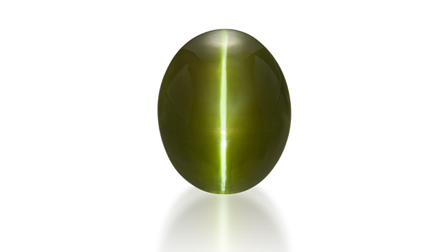Cats eye chrysoberyl cabochon from Sri Lanka Cats eye chrysoberyl cabochon from Sri Lanka