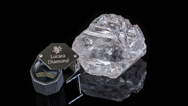 1,009カラットのLesedi La Rona（レセディ・ラ・ロナ）ダイヤモンドは、宝石品質を有する1000カラット以上の原石としては、1世紀以上ぶりに発見されたものであった。 同社で採鉱に携わる幹部は、他にもこのようなサイズまたはそれ以上の原石が発見されると確信している。 写真提供：Lucara Diamond Corp.（ルカラ・ダイヤモンド社）