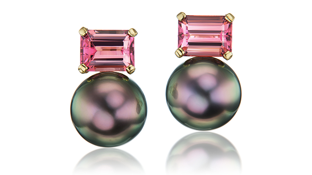 Peacock Tahitian pearls with green body color and pink overtone Peacock Tahitian pearls with green body color and pink overtone
