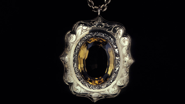 This gold pendant from the Victorian era features a citrine center stone. - GIA & Tino Hammid This gold pendant from the Victorian era features a citrine center stone. - GIA & Tino Hammid