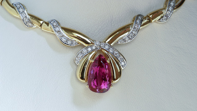 Reddish Purple Pear-shaped Topaz