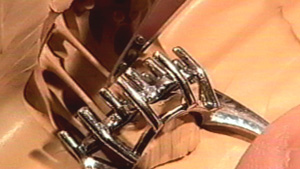 加工制作のヒント＃12: スパイラルカット用のゴム型の作成方法