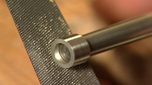 加工制作のヒント#6： 覆輪留めの仕上げにスピリット マンドレルを使用する