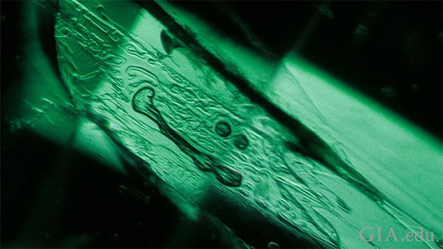 Flow Structure in Fracture of Natural Emerald Flow Structure in Fracture of Natural Emerald