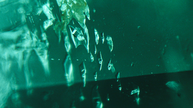 Jagged fluid inclusions in Chinese emerald Jagged fluid inclusions in Chinese emerald